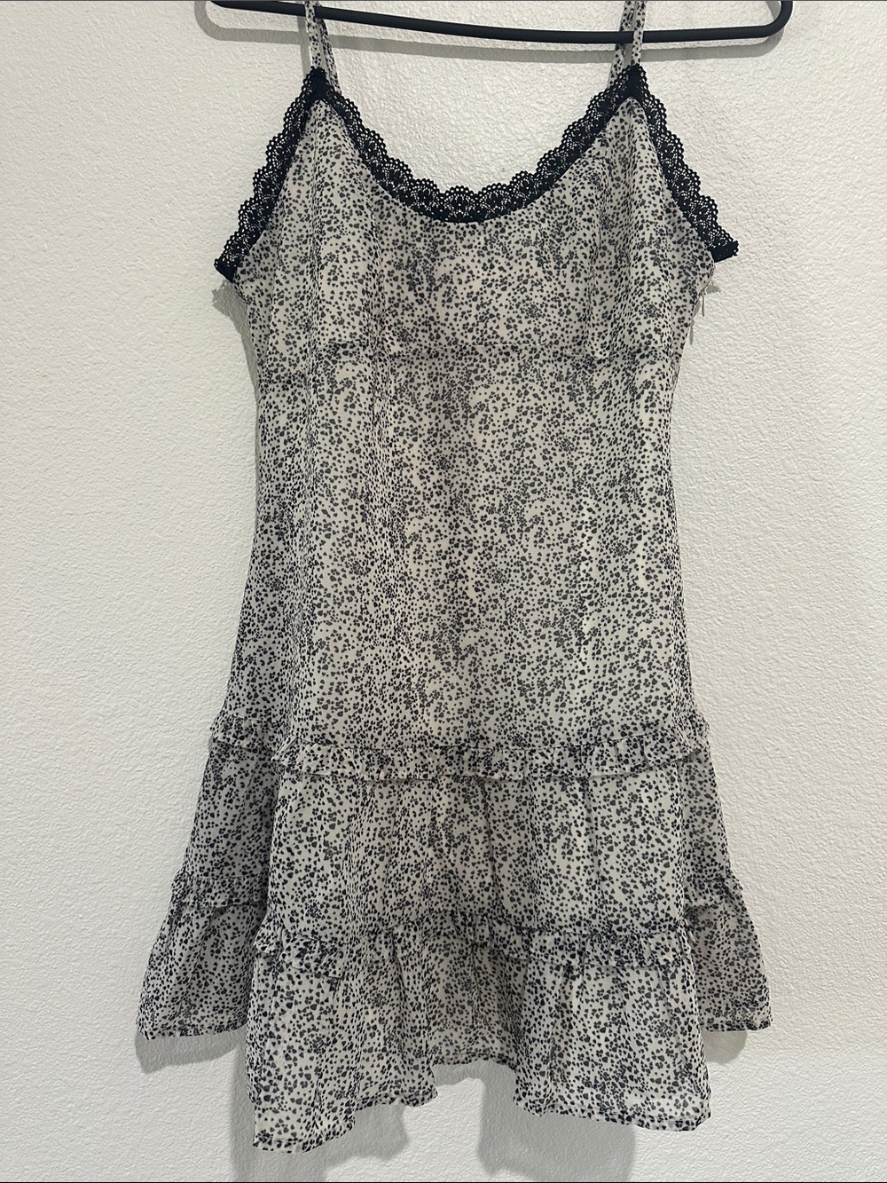 NWT! KIMCHI BLUE Black & White Floral Lace-Trim Slip Dress, size Small